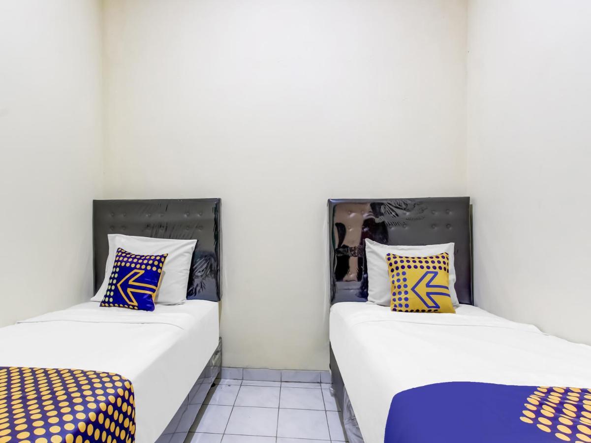 Oyo Life 91374 Asia Stay Semarang Syariah Exterior photo
