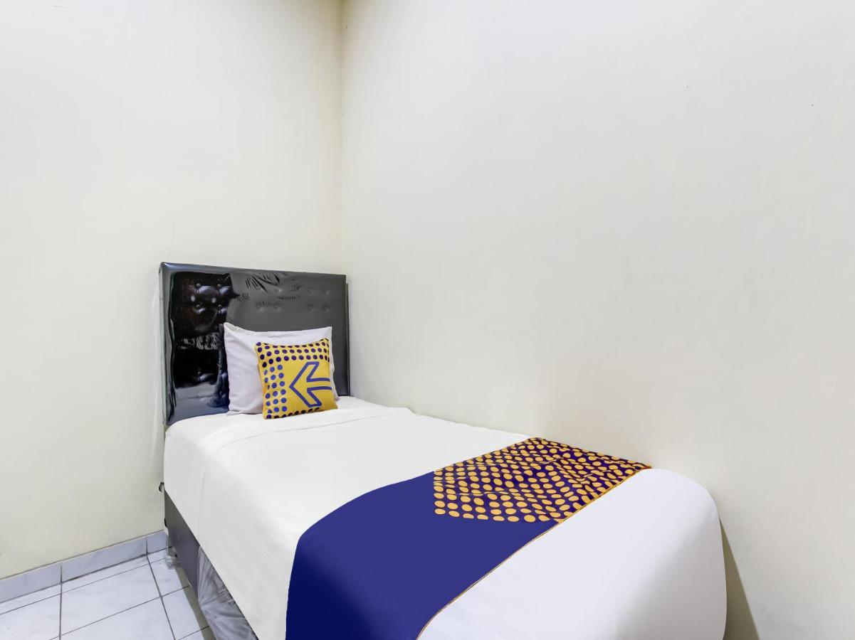Oyo Life 91374 Asia Stay Semarang Syariah Exterior photo